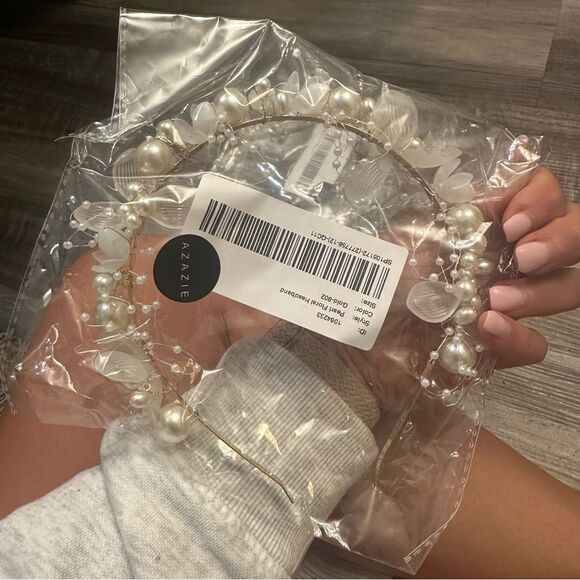 Azazie Elegant Gold and White Pearl Hairpiece NEW - Picture 7 of 7